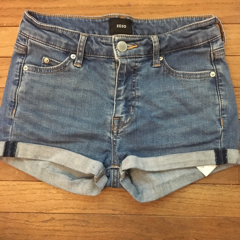 SOLD on other platform 4 for $25! Jean shorts
